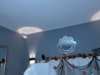 Freechat emma-kitty on CamSoda