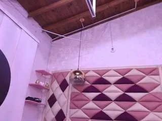 Freechat emma-ma on CamSoda