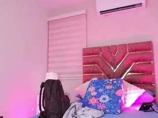 Freechat emma-ma on CamSoda