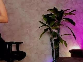 emma7 on CamSoda 