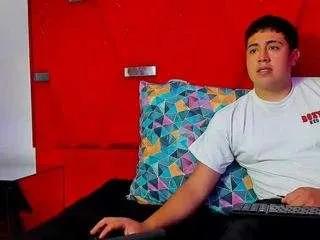 Freechat emmaanddarling on CamSoda