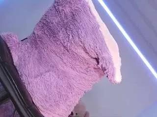 enyacleverland on CamSoda 