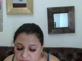 erika-lois on CamSoda 