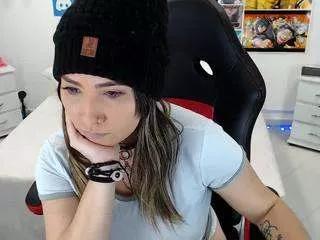 erinn-foster on CamSoda 