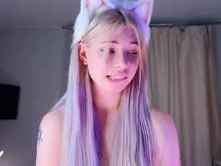 erlinafulwood on CamSoda 