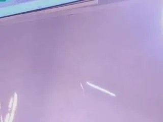 Offline estef-love on CamSoda