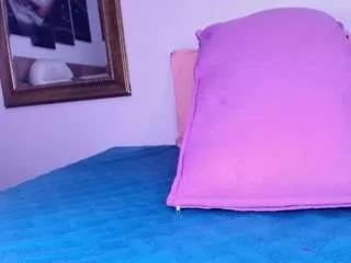 estrella-hkz on CamSoda 