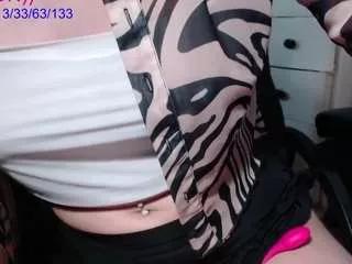 eva-hot-blond on CamSoda 