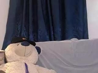 fetisheshardx2 on CamSoda 