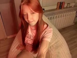 Freechat foxiekiss on CamSoda