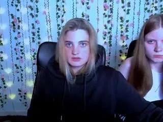 foxy-tease on CamSoda 
