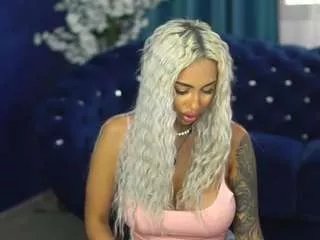 Offline goldenamberx on CamSoda
