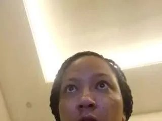 Offline goldengodess69 on CamSoda