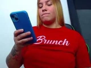 hanna-sweethot on CamSoda 