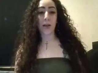 Freechat hintofhoneyy on CamSoda