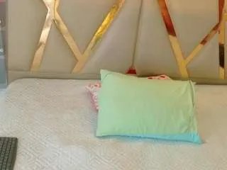 Offline hollyvega on CamSoda