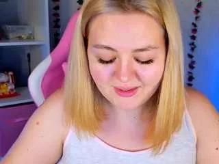 hornycakee on CamSoda 
