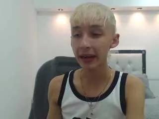 hot-starboy on CamSoda 