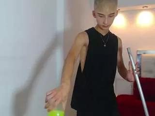 hot-starboy on CamSoda 