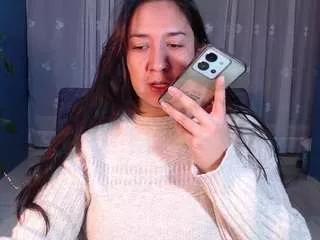 hot-white-snows on CamSoda 