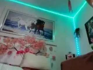 hotsexybigcum on CamSoda 