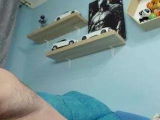 hugearms on CamSoda 