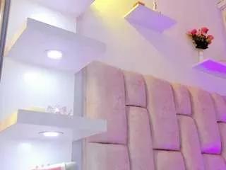 ilianaphoenix on CamSoda 
