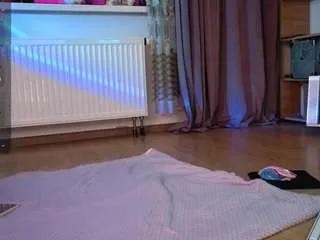 Freechat inchcaser on CamSoda