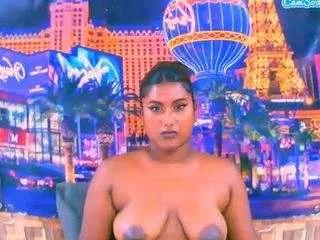 indianchocolatepie on CamSoda 