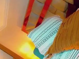 Freechat isabellalatingirs on CamSoda