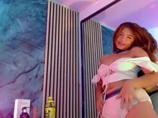 Freechat isalombardi on CamSoda