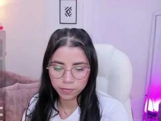 Freechat issi-loren on CamSoda