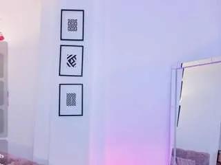 Freechat issi-loren on CamSoda