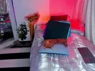 jenndy-lockhart on CamSoda 