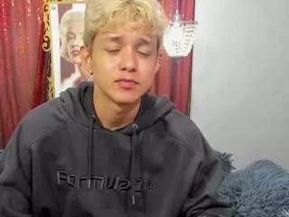 jisus-cat on CamSoda 