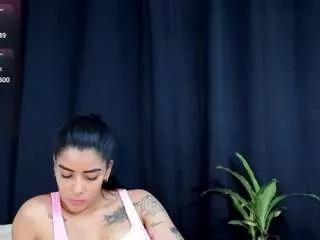 Freechat karliee-klosss on CamSoda