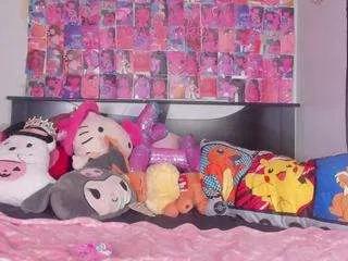 Freechat karliekayozz on CamSoda