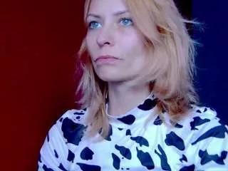 karoline1201 on CamSoda 