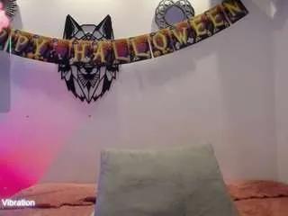 Freechat katyvan on CamSoda