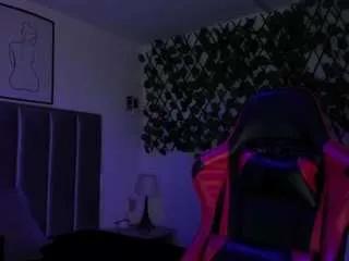 Freechat kiittygang on CamSoda