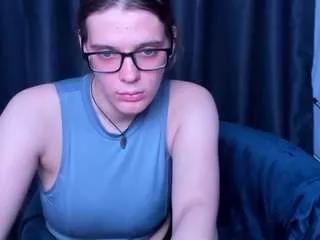kikikrash on CamSoda 