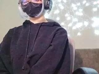 kimtoti on CamSoda 