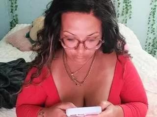 kinky-kris on CamSoda 