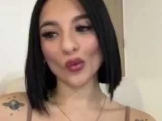 kiraalopez on CamSoda 