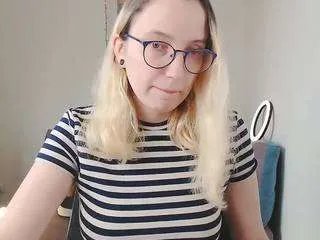 Offline kiratarot on CamSoda