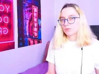 Offline kiratarot on CamSoda