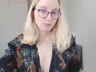 Offline kiratarot on CamSoda