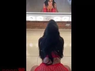 lady-brownn on CamSoda 