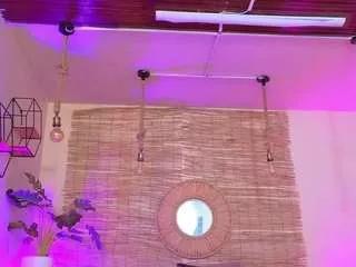 lady-brownn on CamSoda 