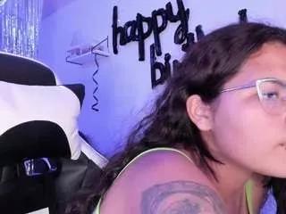 lady-brownnnn on CamSoda 